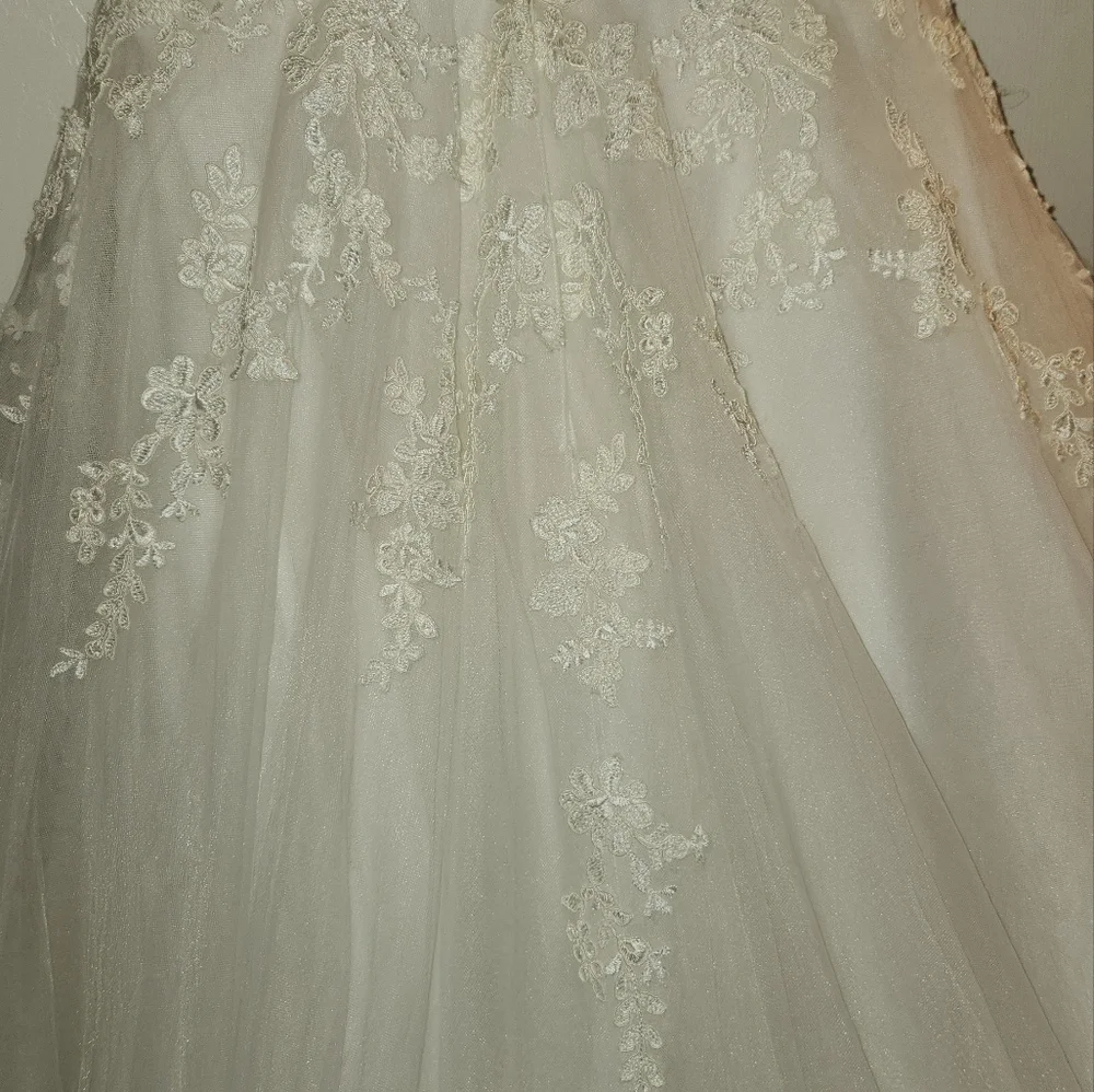 NWT! REBECCA INGRAM WEDDING DRESS ! (ONE PEARL IS MISSING ON THE SWAROVSKI BELT) - Picture 14 of 16